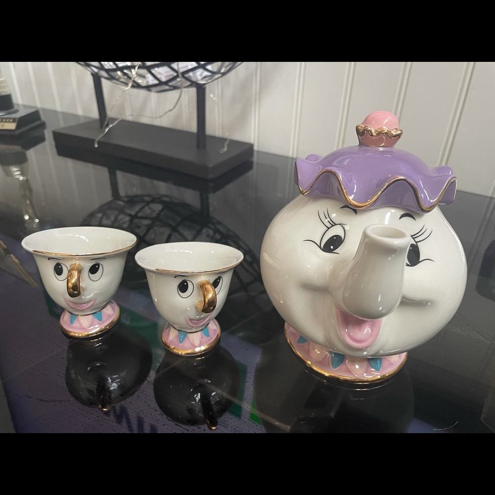 Disney teacup set